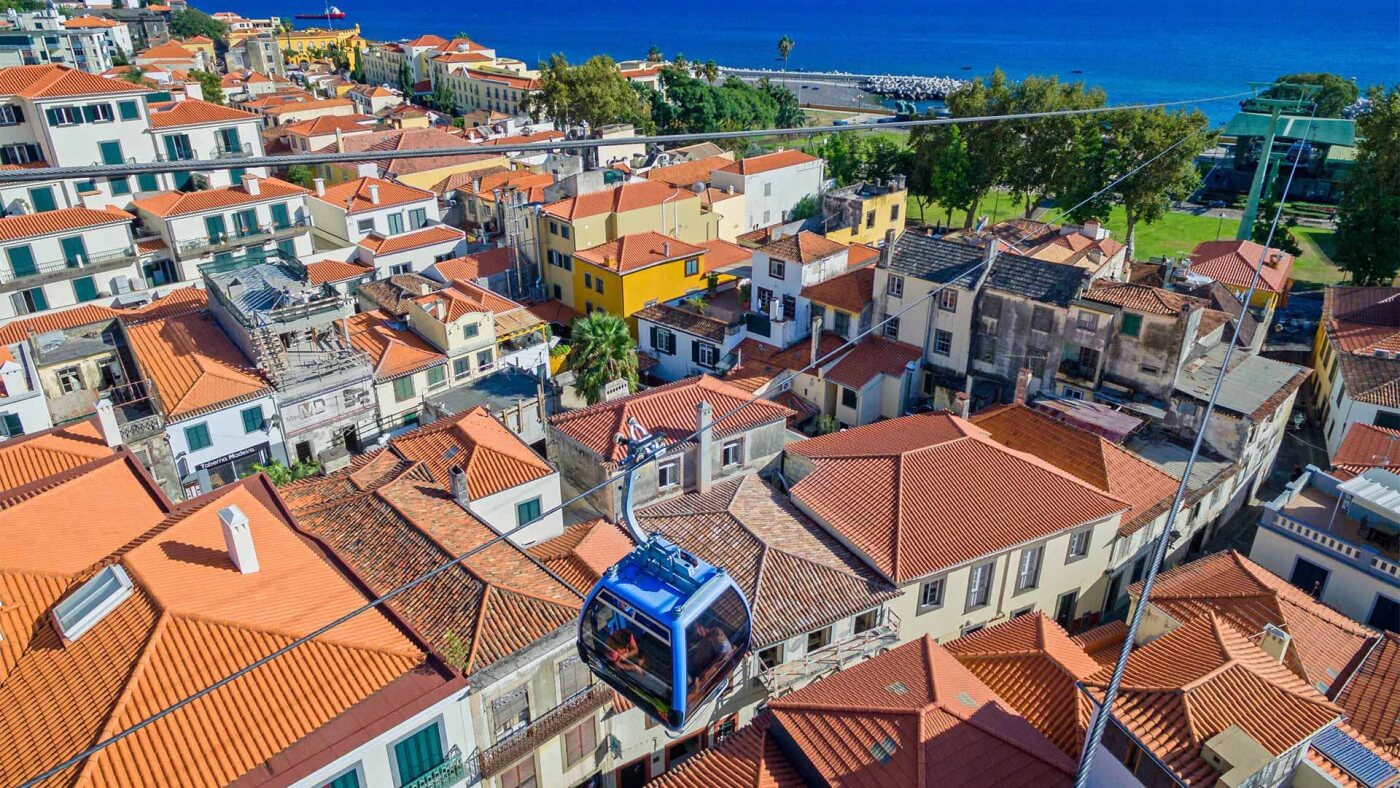 Cabines du téléphérique entre Funchal et Monte à Madère