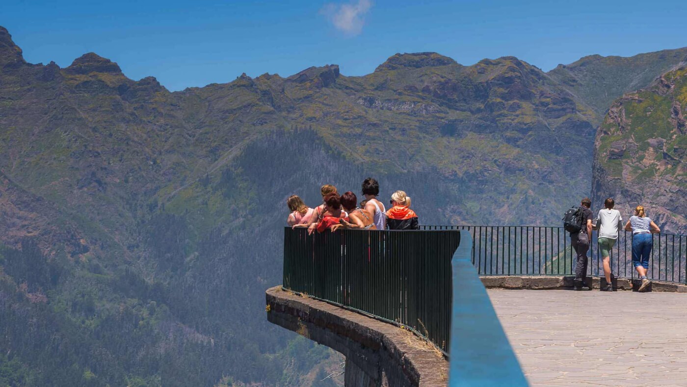 Point de vue sur Curral das Freiras au cœur des montagnes de Madère